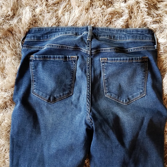OLD NAVY 8 Rockstar, long, mid rise distress denim - Picture 3 of 4